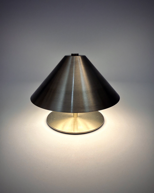 CORDLESS IRON TABLE LAMP